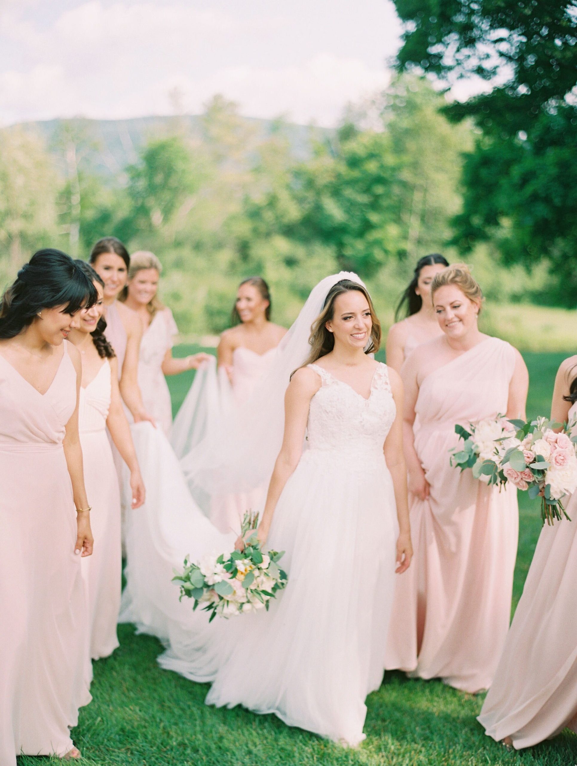Have Fun With Your Bride Tribe!  Photo: Clary Pfeiffer Photography